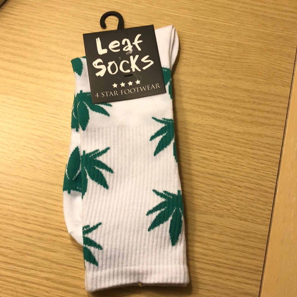 Leaf socks